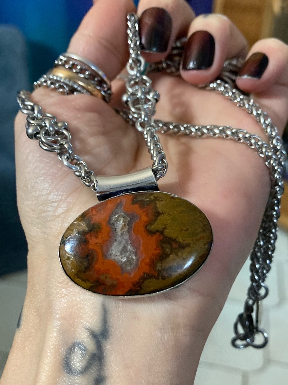 Mookaite jasper gemstone boho celtic knot design necklace - Picture 6 of 8